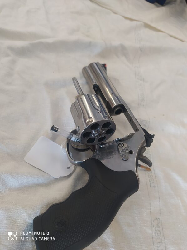 smith wesson mod 617 cal 22lr inox – Image 3