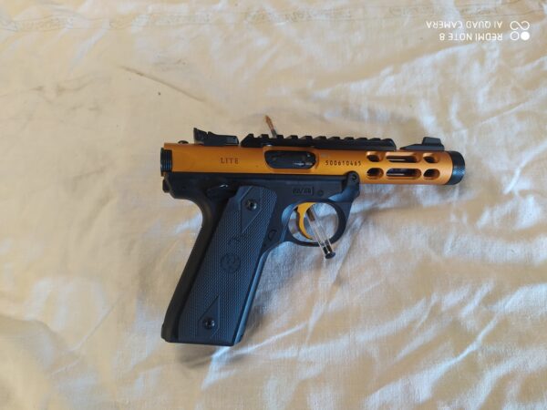 pistolet ruger IV calibre 22 lr